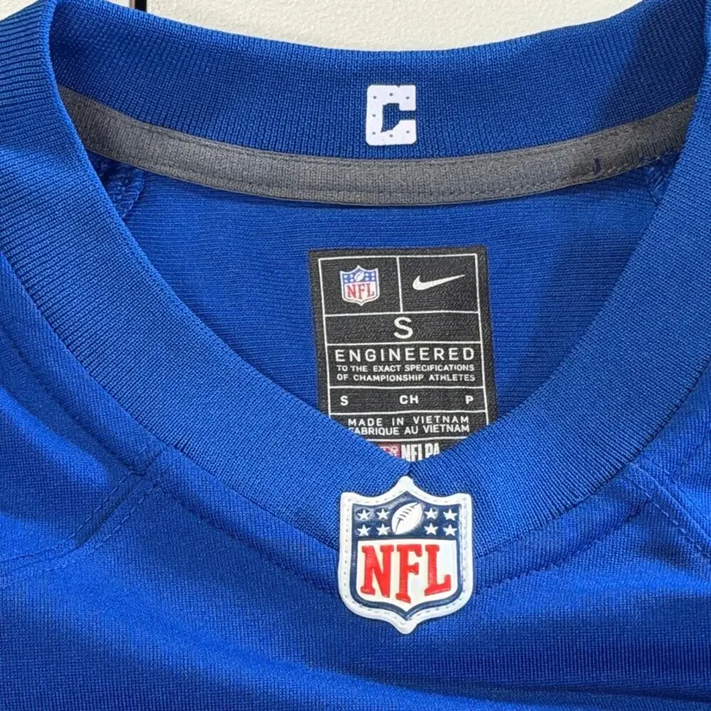 Nike youth small
